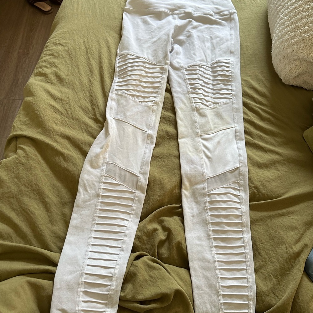 ALO Yoga White Ribbed Jeggings